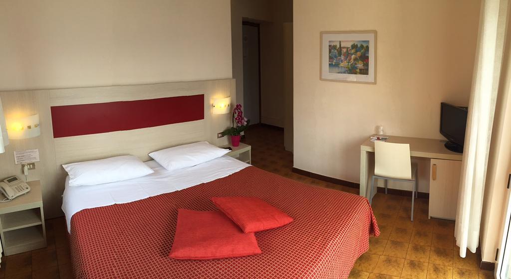 Albergo Riva Reno Di Leggiuno Ngoại thất bức ảnh